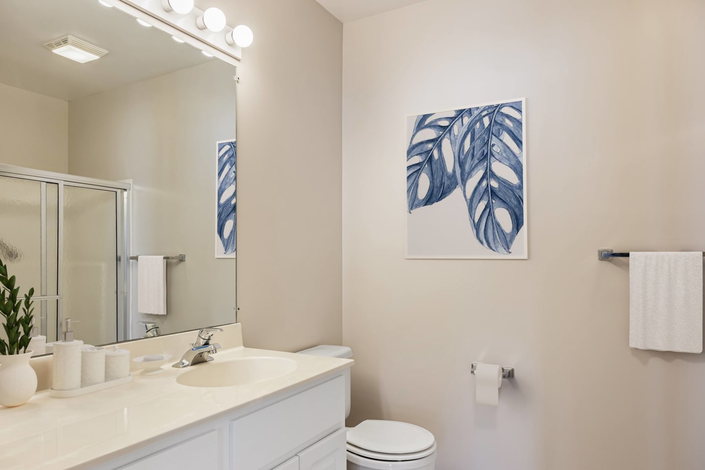 Oakmonte Apartments Image 12