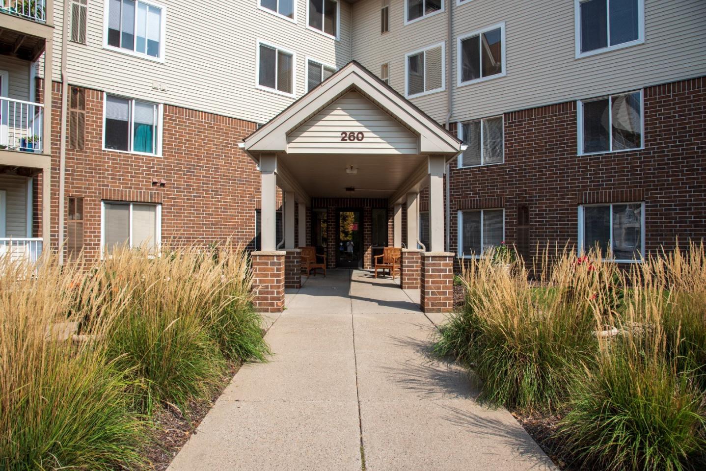 Osceola Place Apartments - 55+ Senior Living Community Image 2