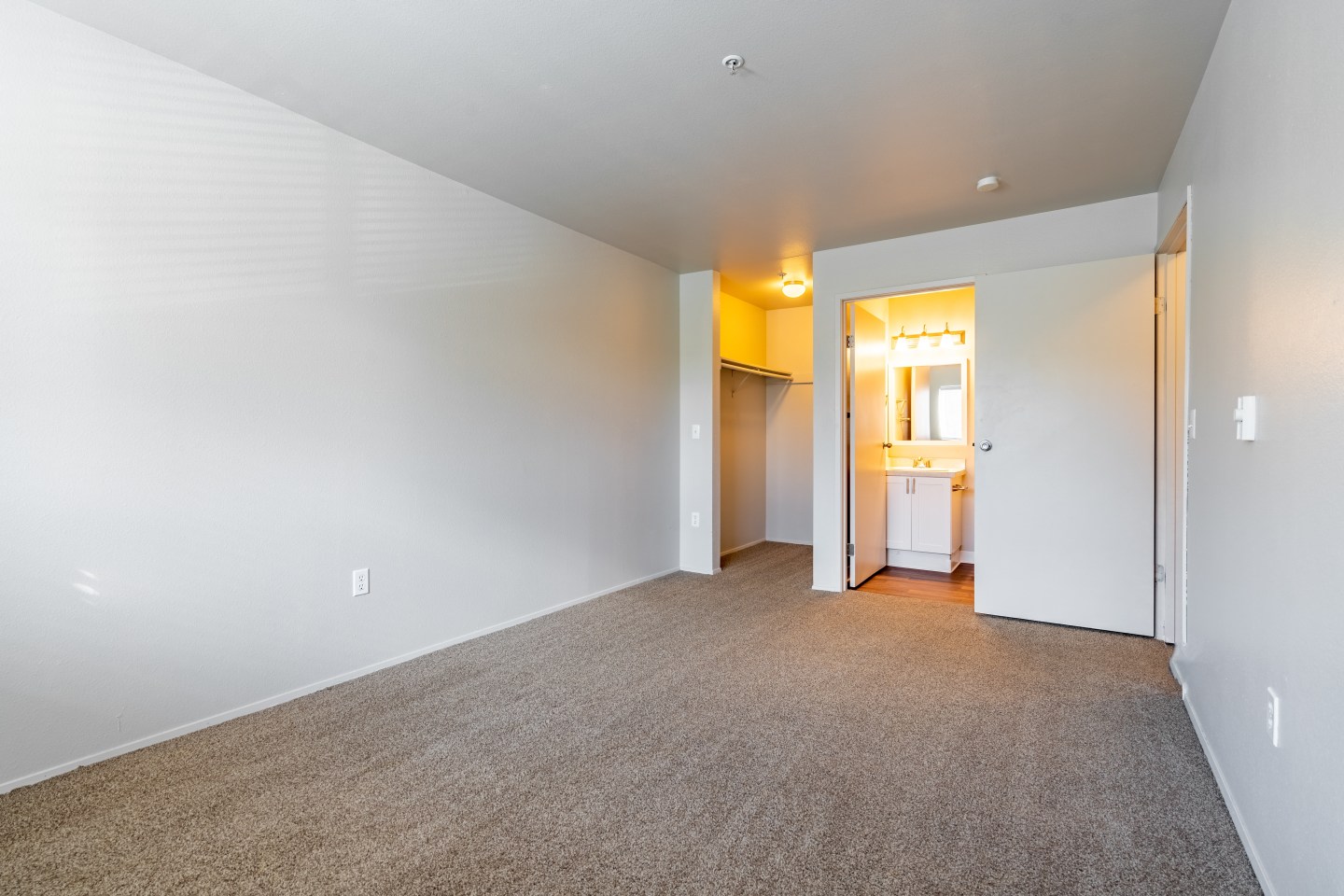 Pine Ridge Apartment Homes Image 26