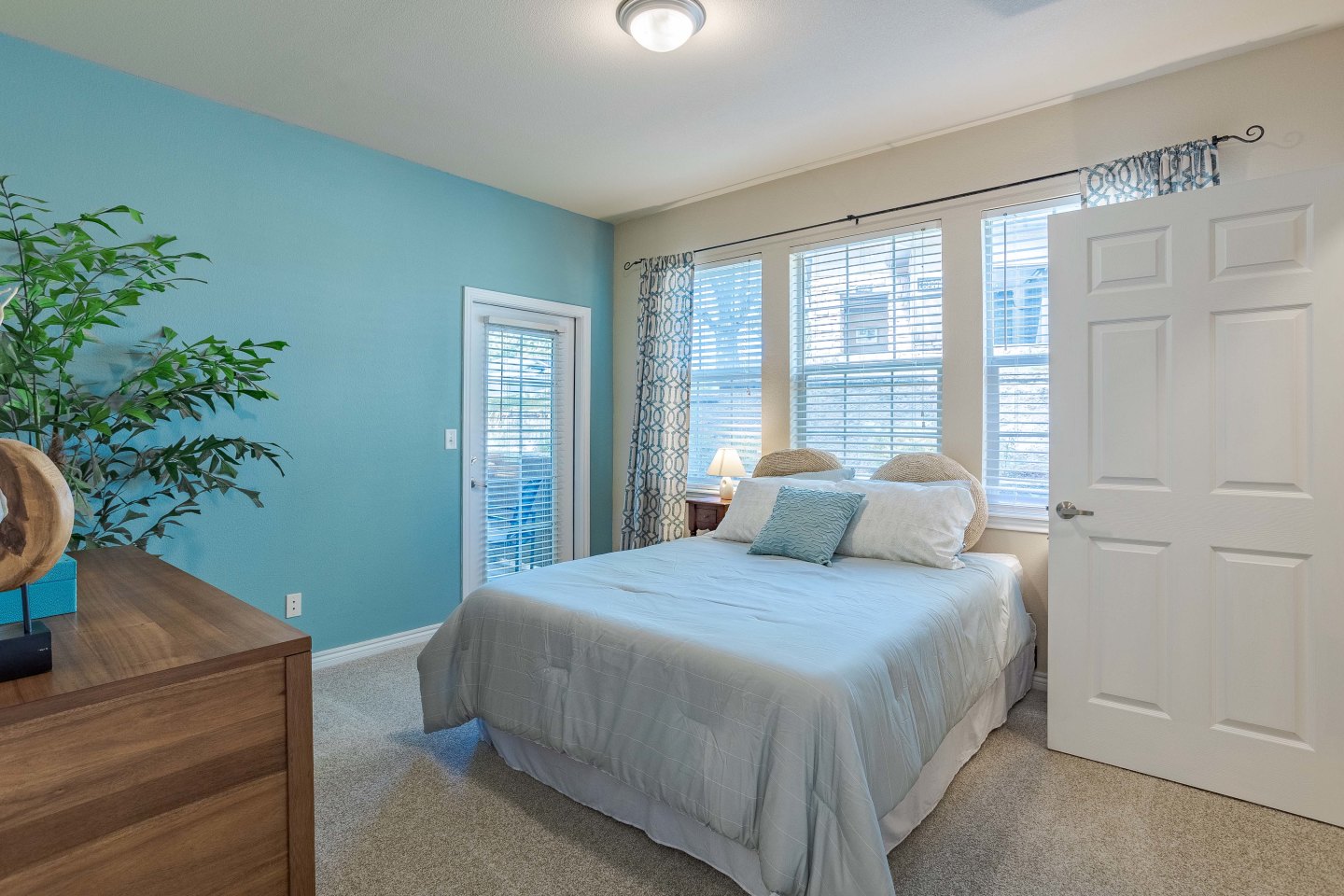 Resort at University Park Apartment Homes Image 10