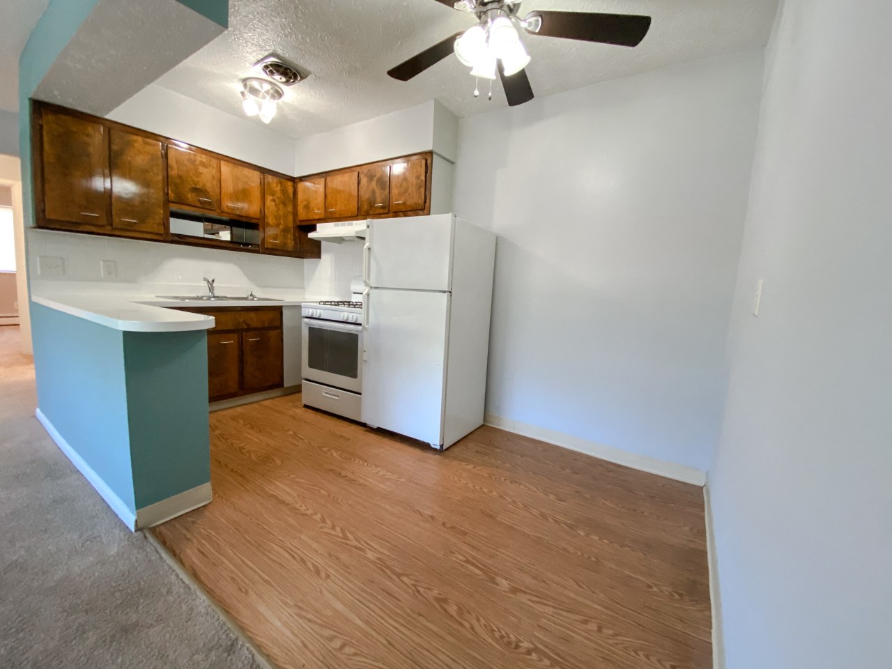 Maple Eastlake Apartments Image 12