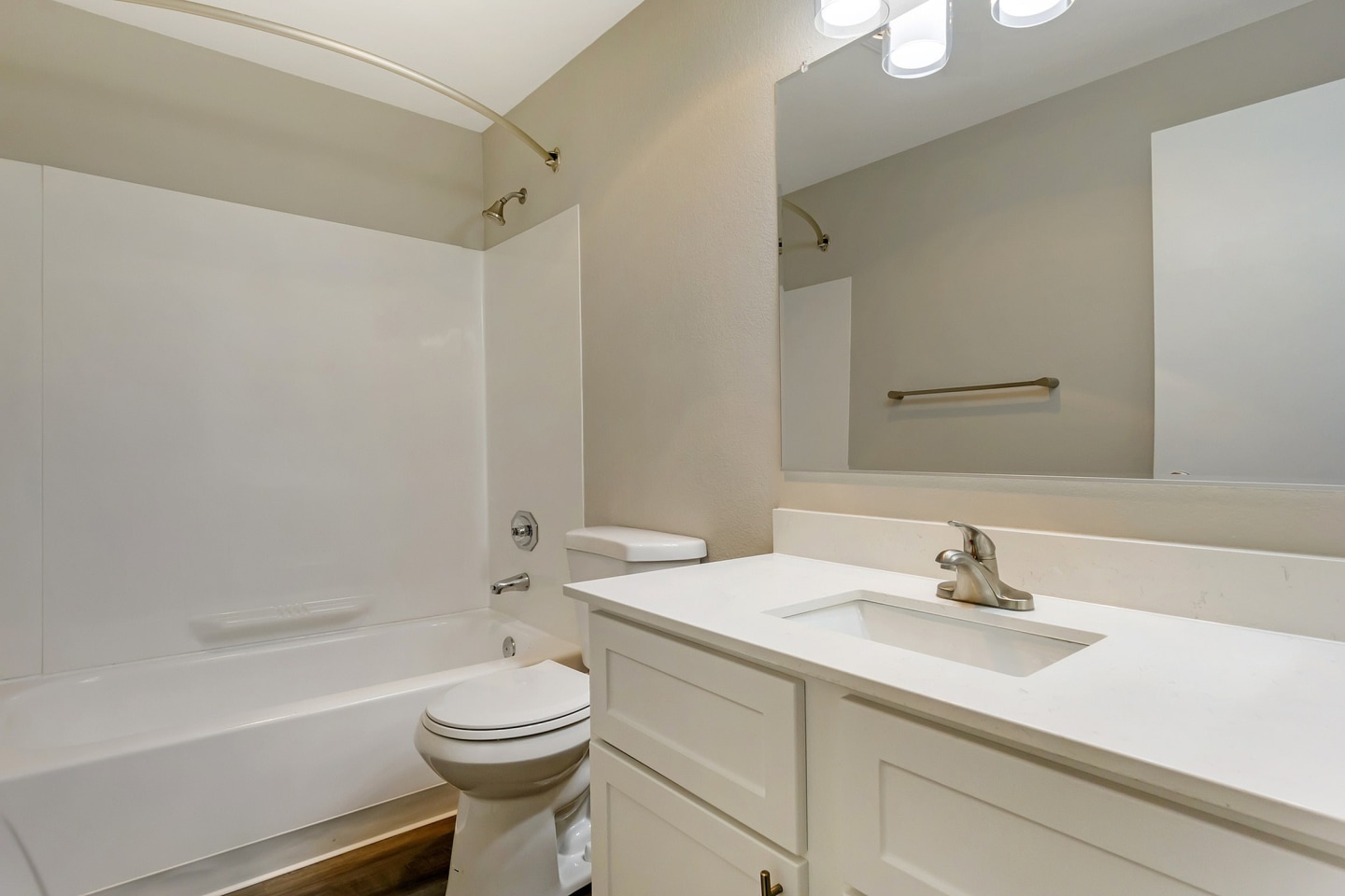 Alderwood Heights Image 12