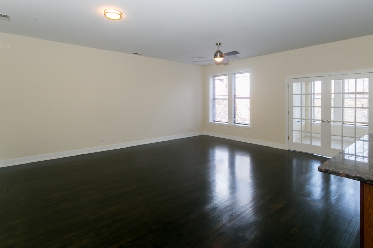 5118  S. Greenwood Image 11