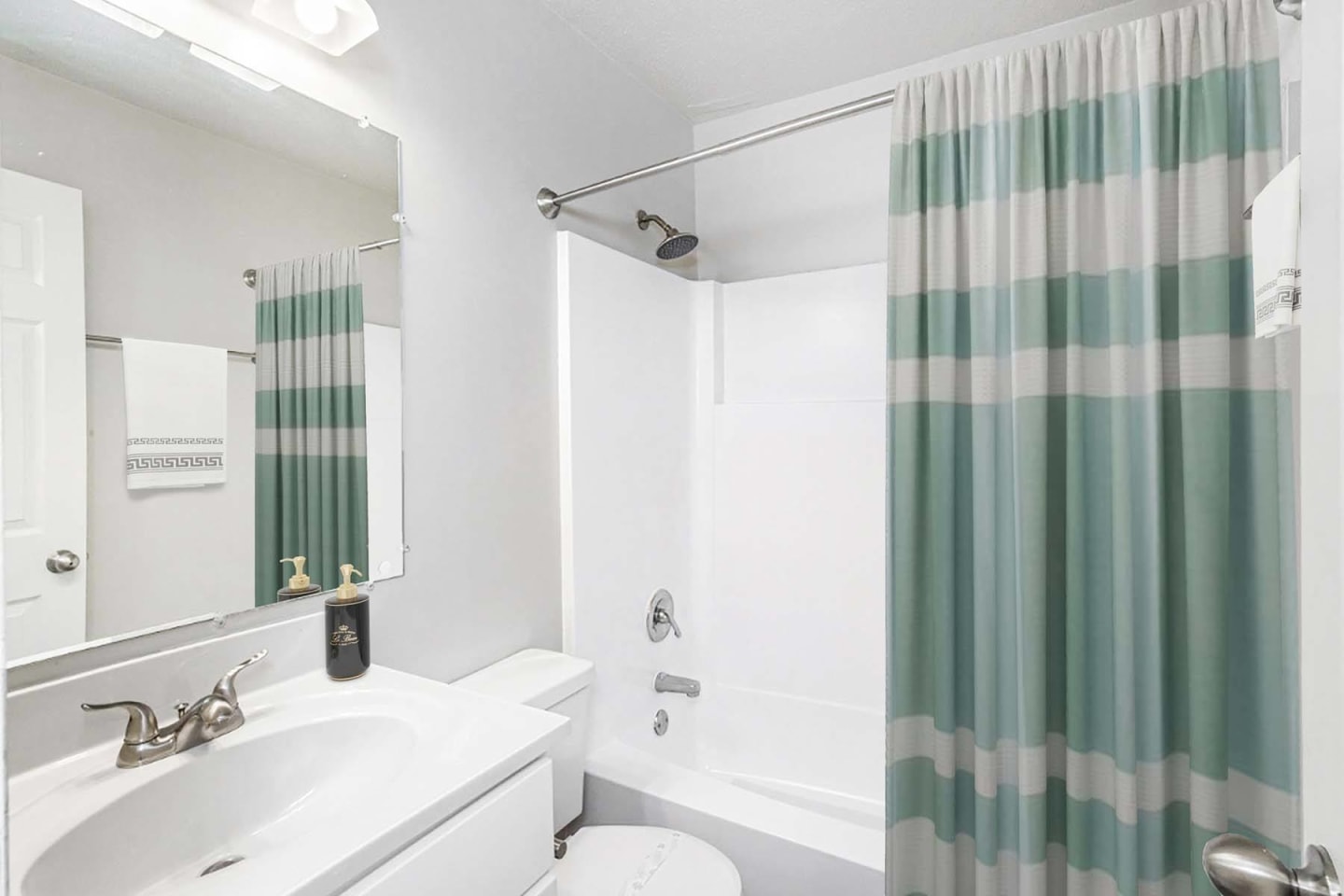 Hyde Park Townhomes Image 12