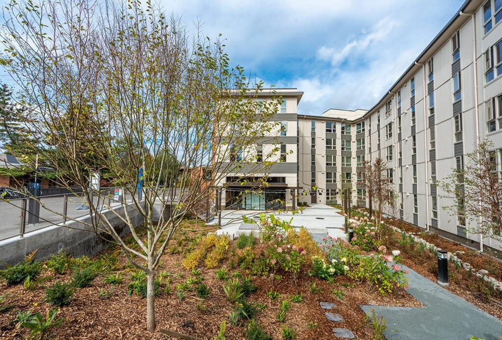 7000 Campus Apartments - Student Housing Image 17