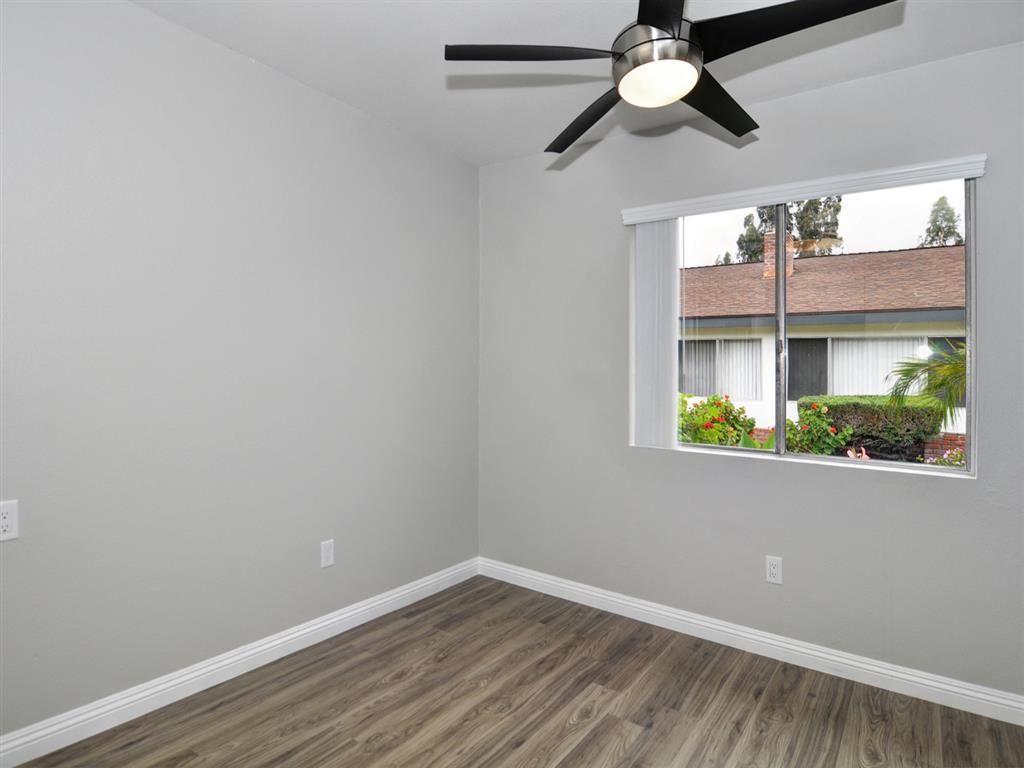 Orangewood Garden Apartments Image 8