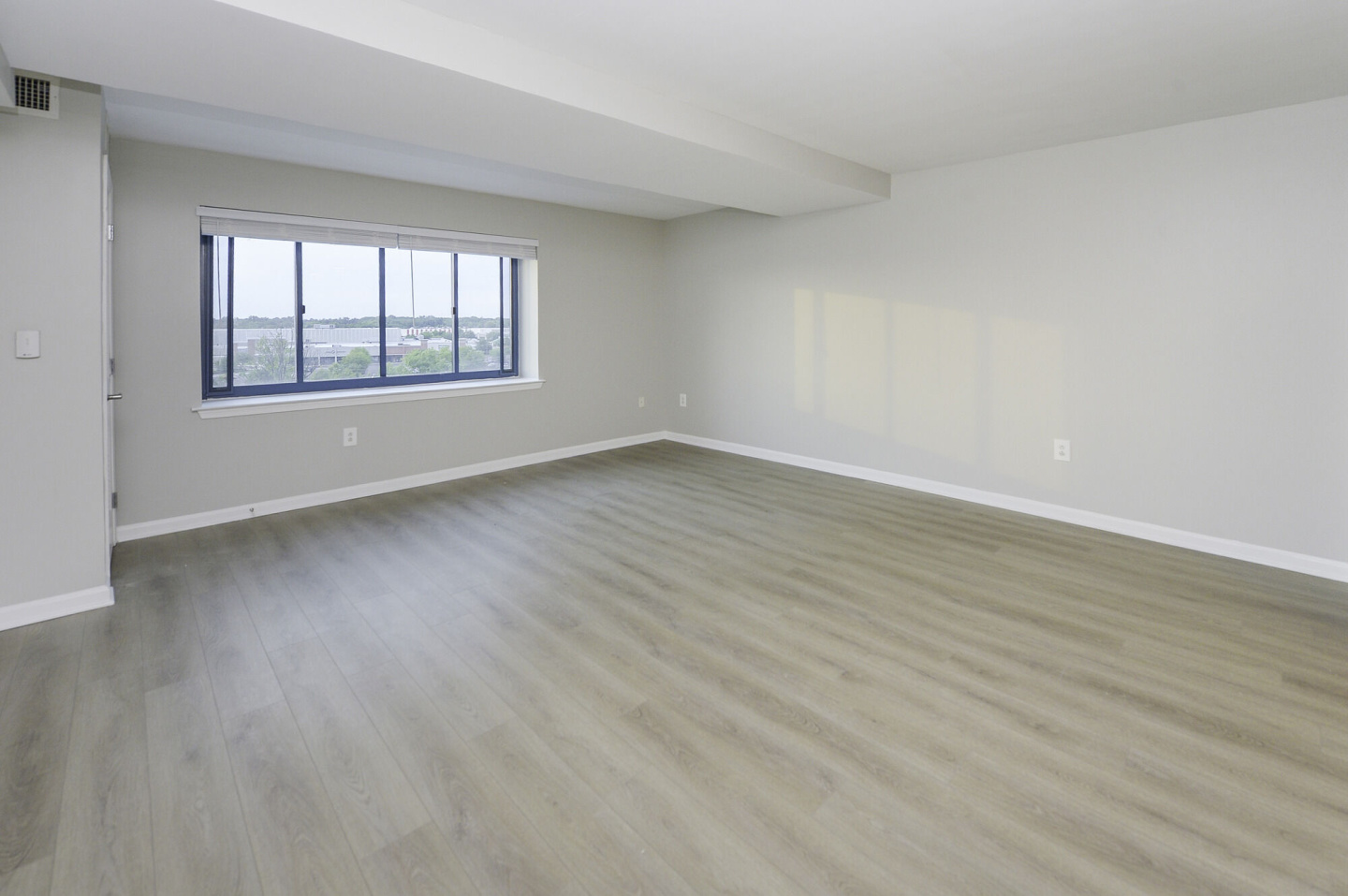 Cherry Hill Towers Image 29
