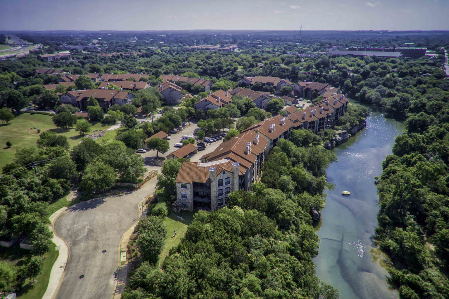 Waters Edge Apartment Homes Image 1