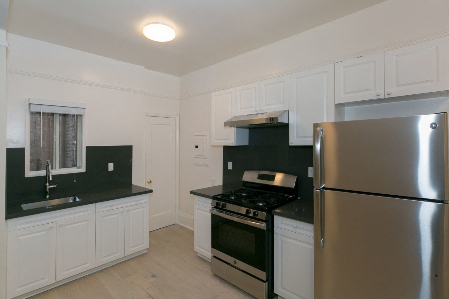 747 ELLIS Apartments Image 5