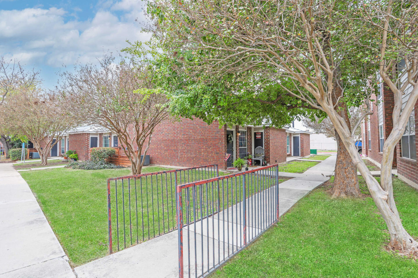 Thompson Place Apartments Image 19