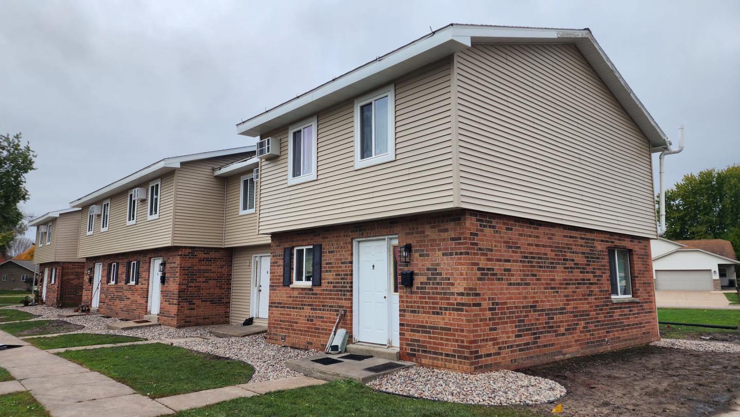 Arrowhead Apartments and Townhomes Image 12