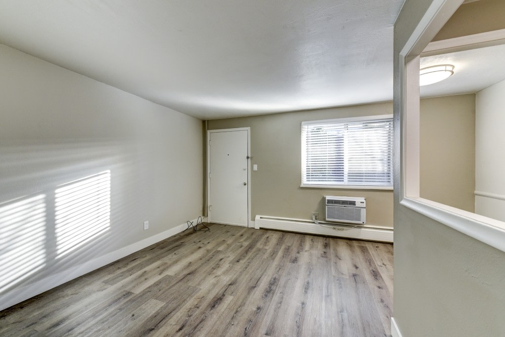1137 Columbine St Image 18