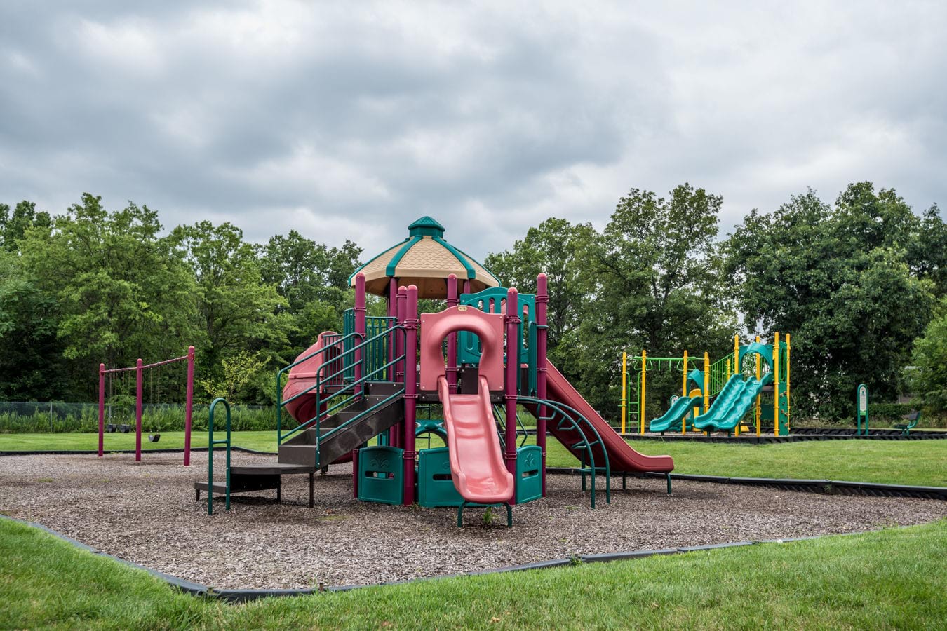 Pleasant View Gardens Image 4