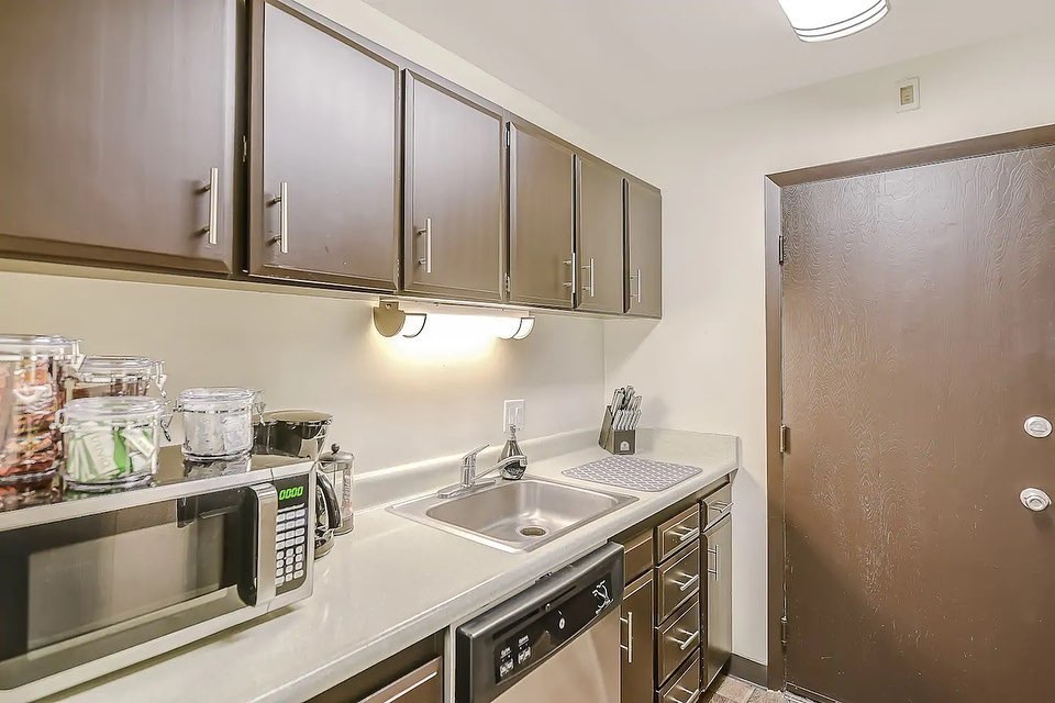 Hightower Apartments Image 3