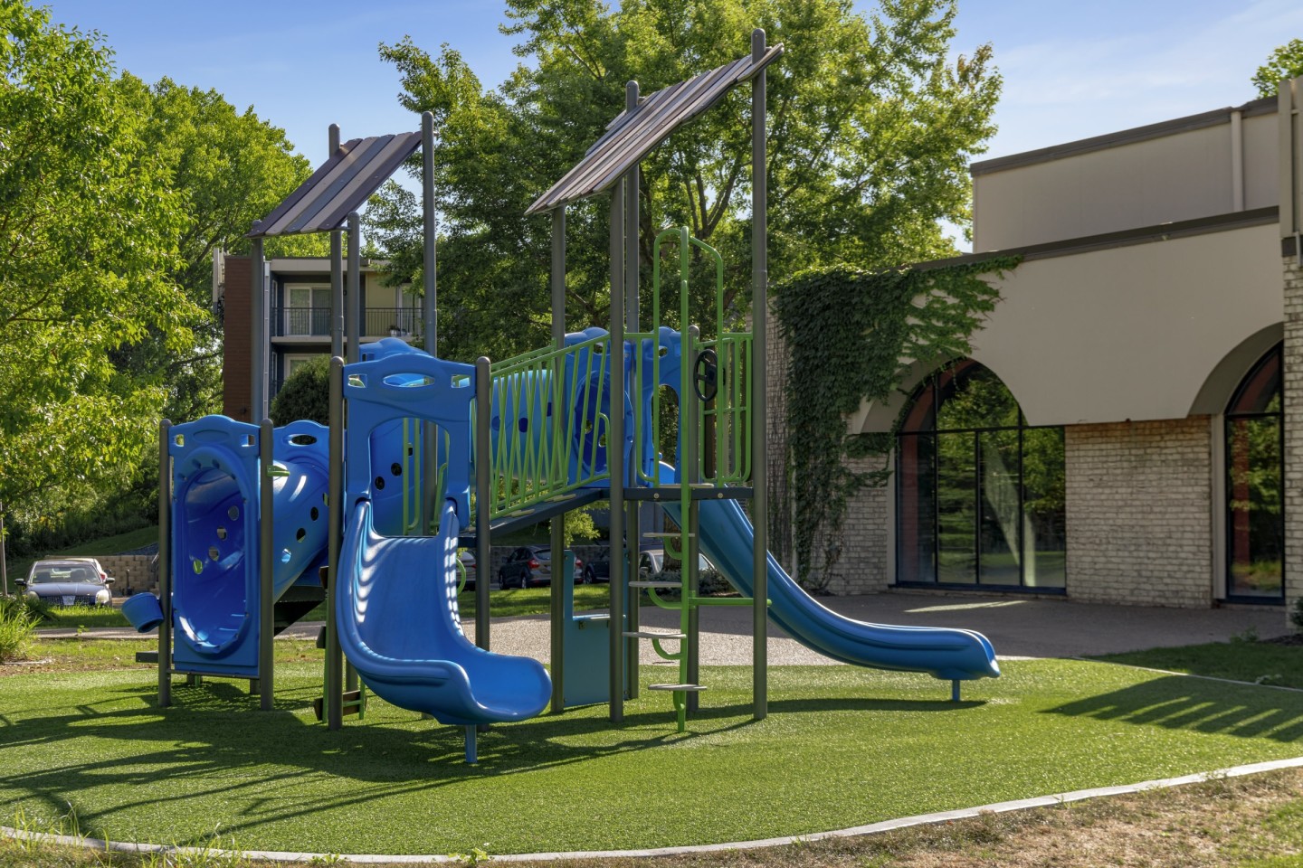 Pebblebrook Court Image 12