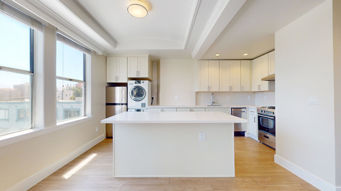 645 Stockton Image 1
