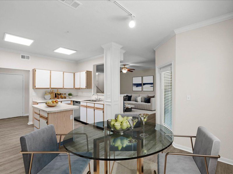Crescent Apartments Image 21