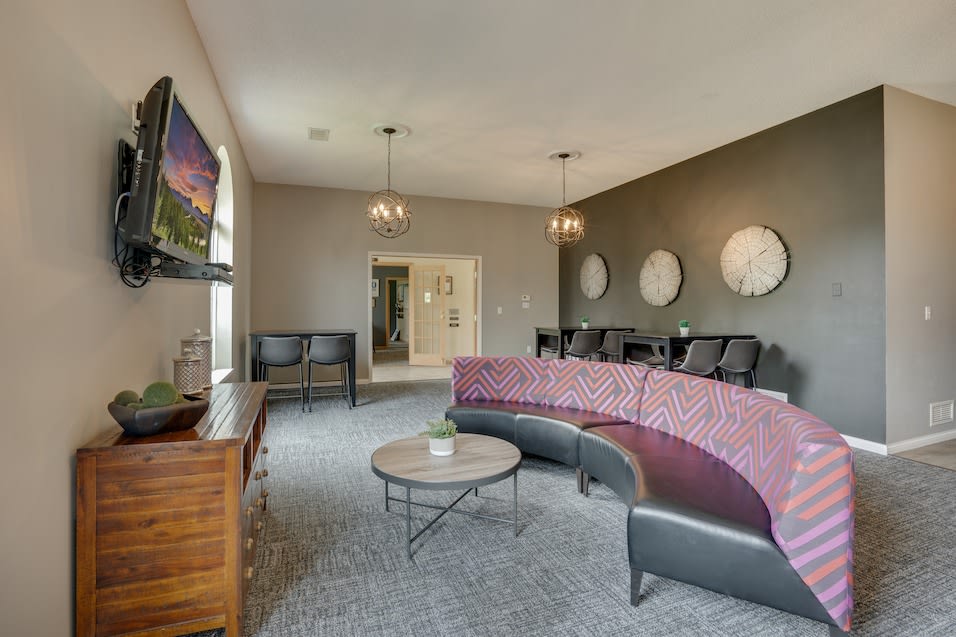 Carver Lake Townhomes Image 9