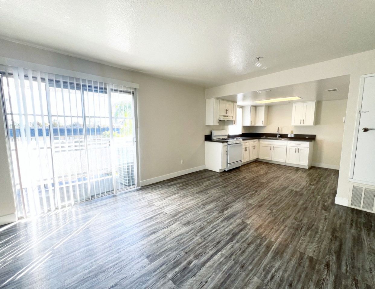Park Tower Apartments Image 8