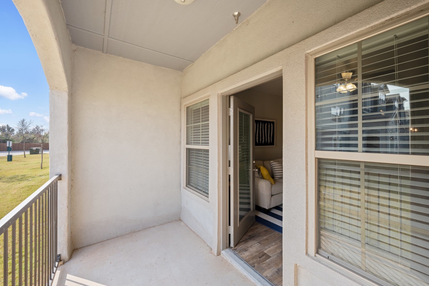 Lake Villas Apartments Image 17