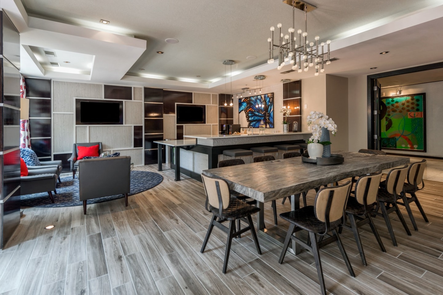 800 Carlyle Image 25