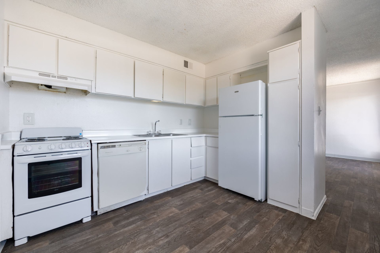 Park West Apartments Image 39