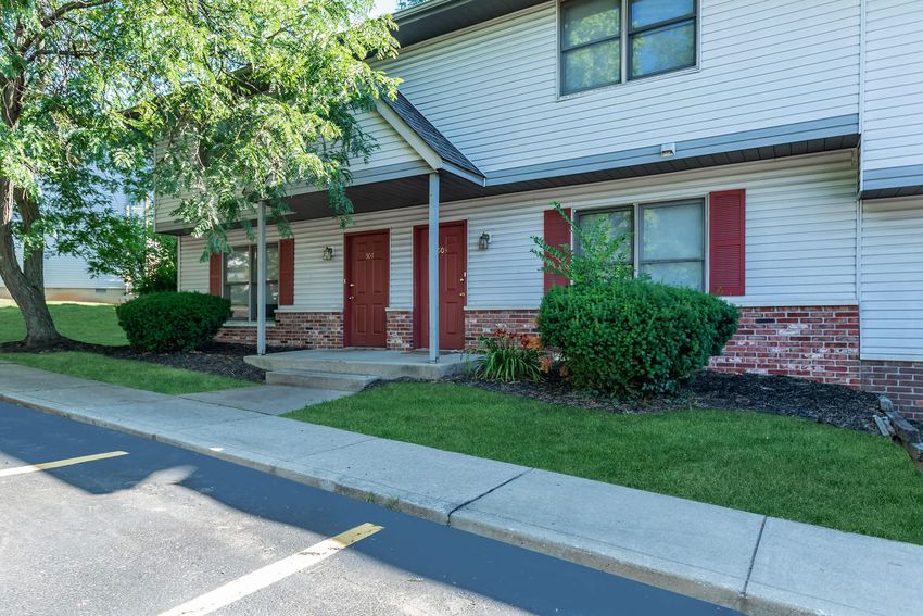 Hoosier Court Apartments Image 1