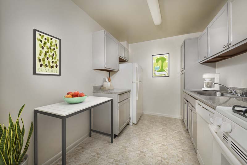 Iverson Towers Apartments & Anton House Apartments Image 3