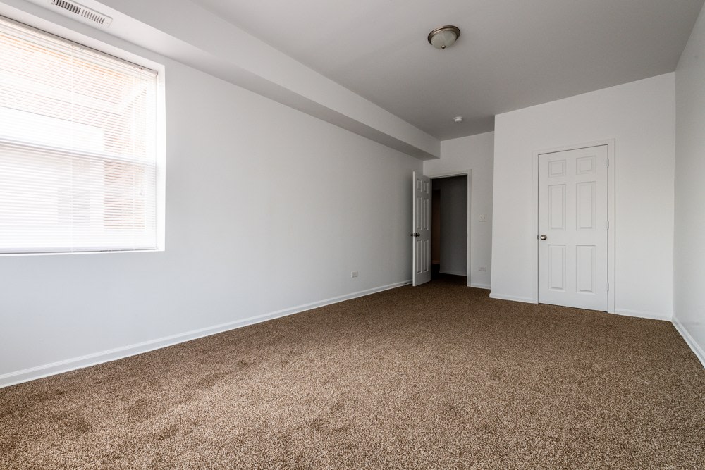 109 N Laramie Ave Image 10