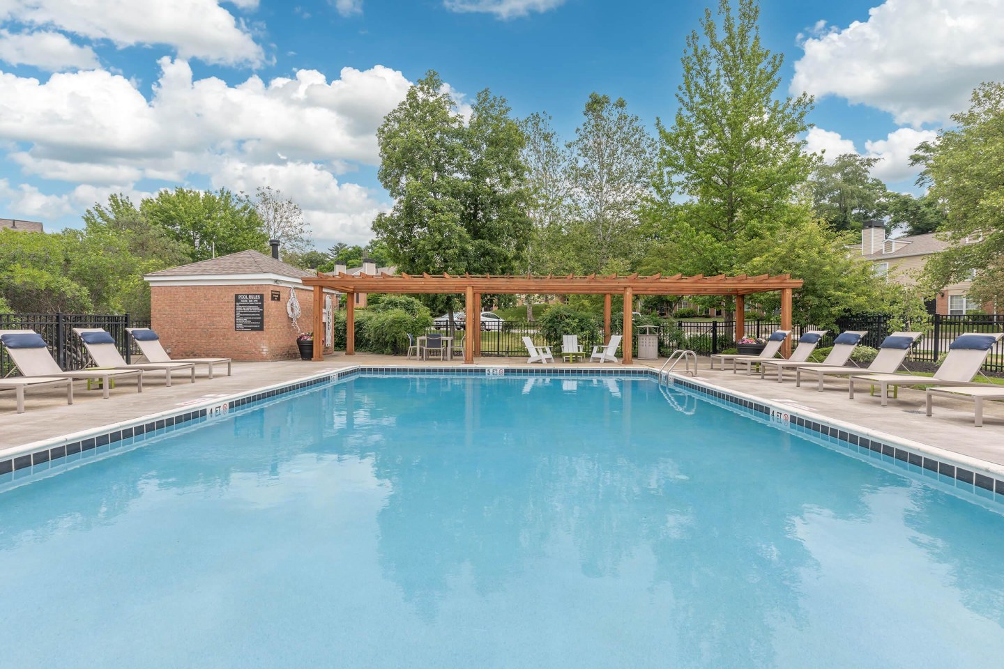 Williamsburg Townhomes Rental Homes Image 2