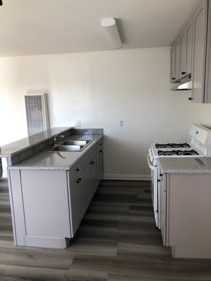 2686 James M Wood Blvd Image 4