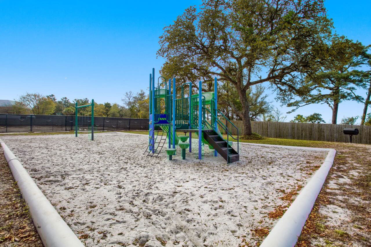 Emerald Shores Image 17