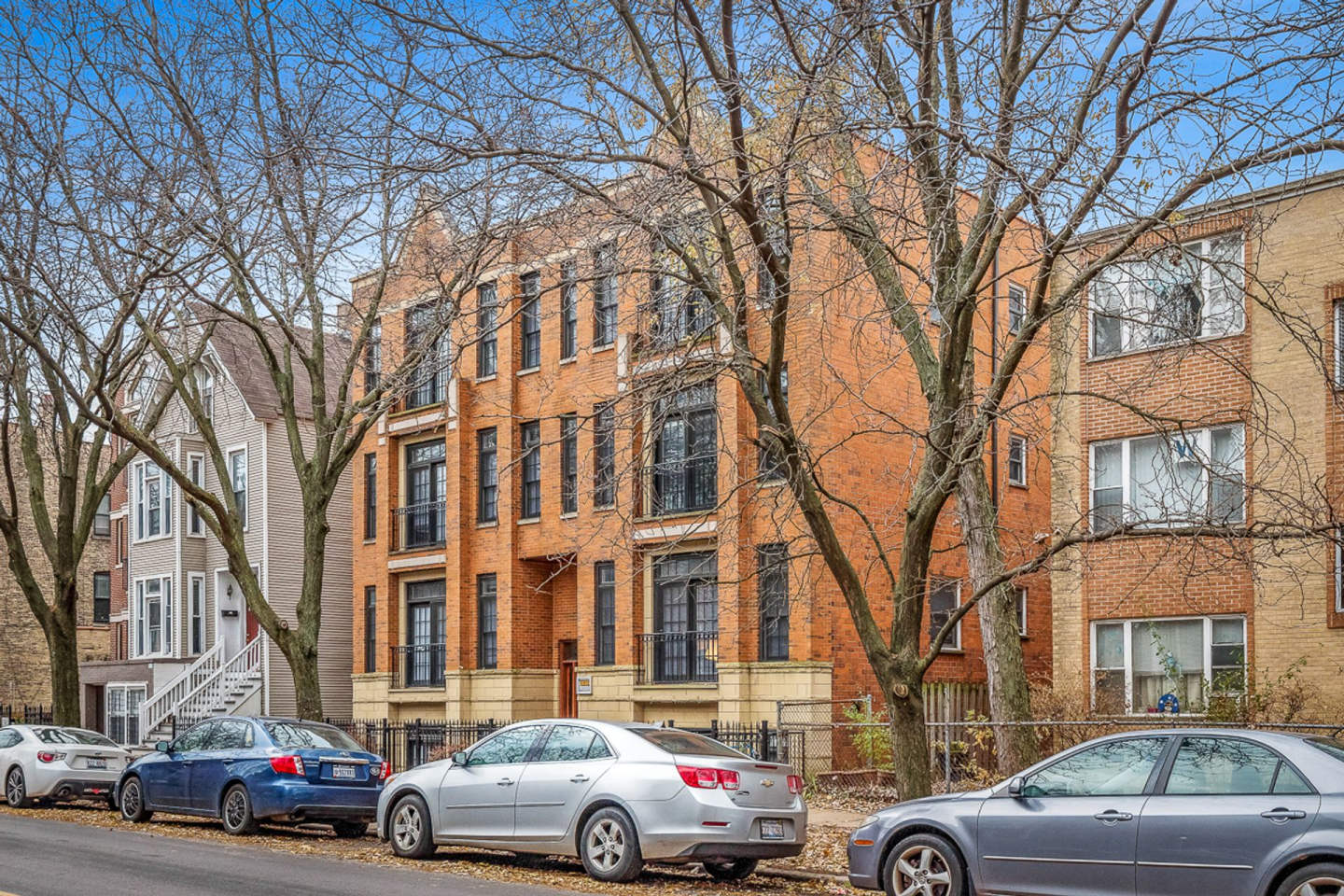3112-14 N Racine Image 2