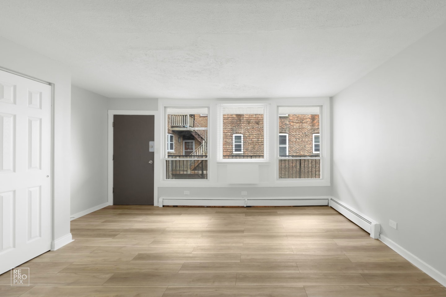6832 S Crandon Image 11