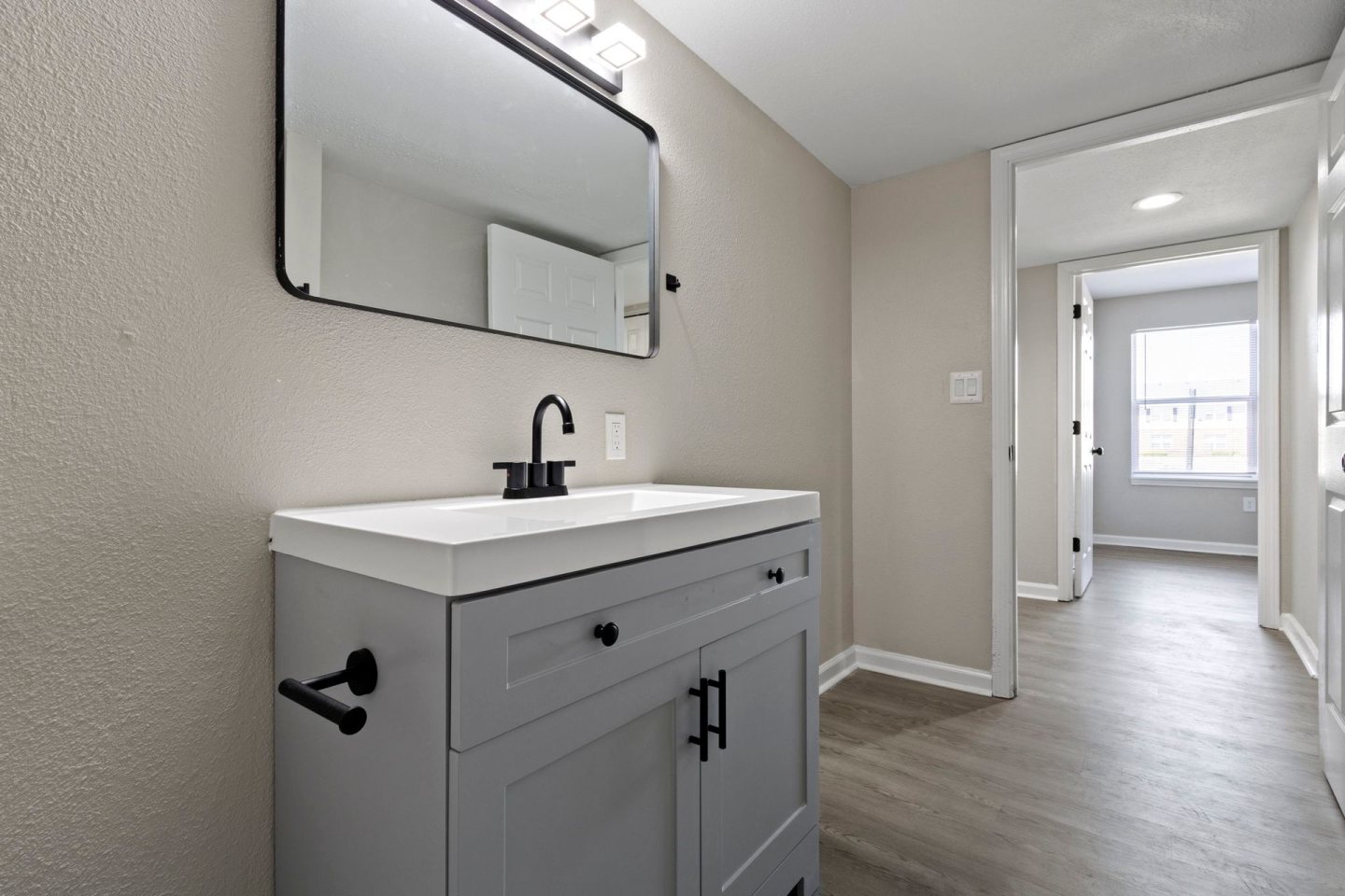 The Latitude Apartments Image 18
