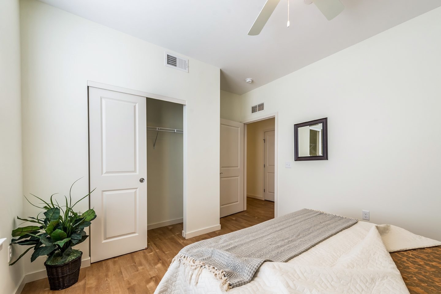 Legacy Pointe at Poindexter Apartments Image 13
