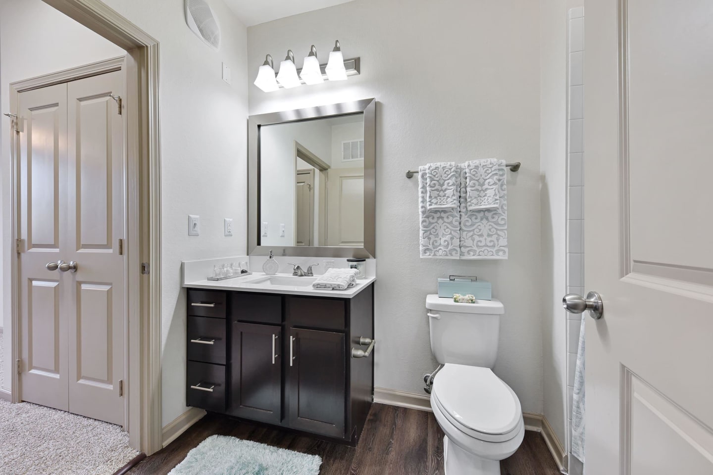 Gran Bay Apartment Homes Image 32