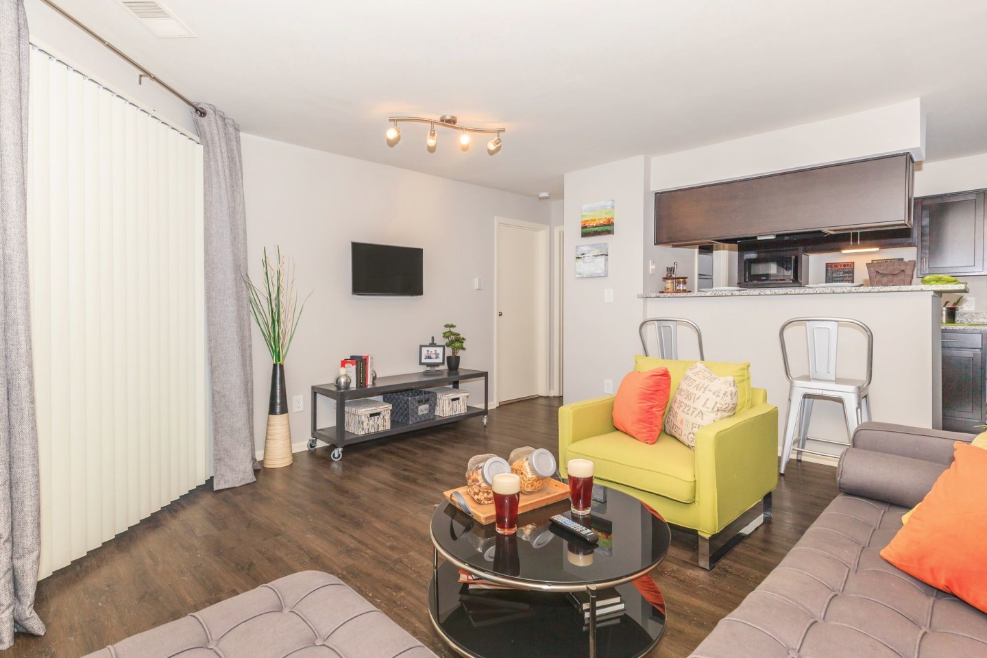 Lakeshore Apartments Image 37