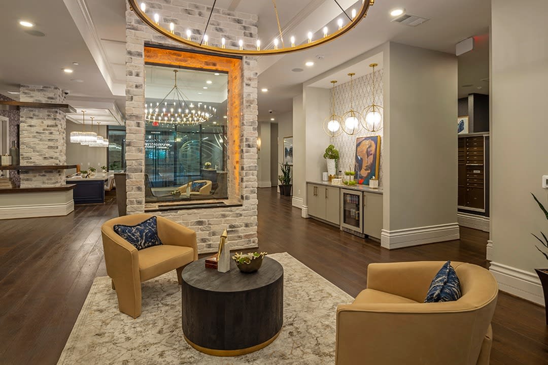 Pearl Rosemont Image 47