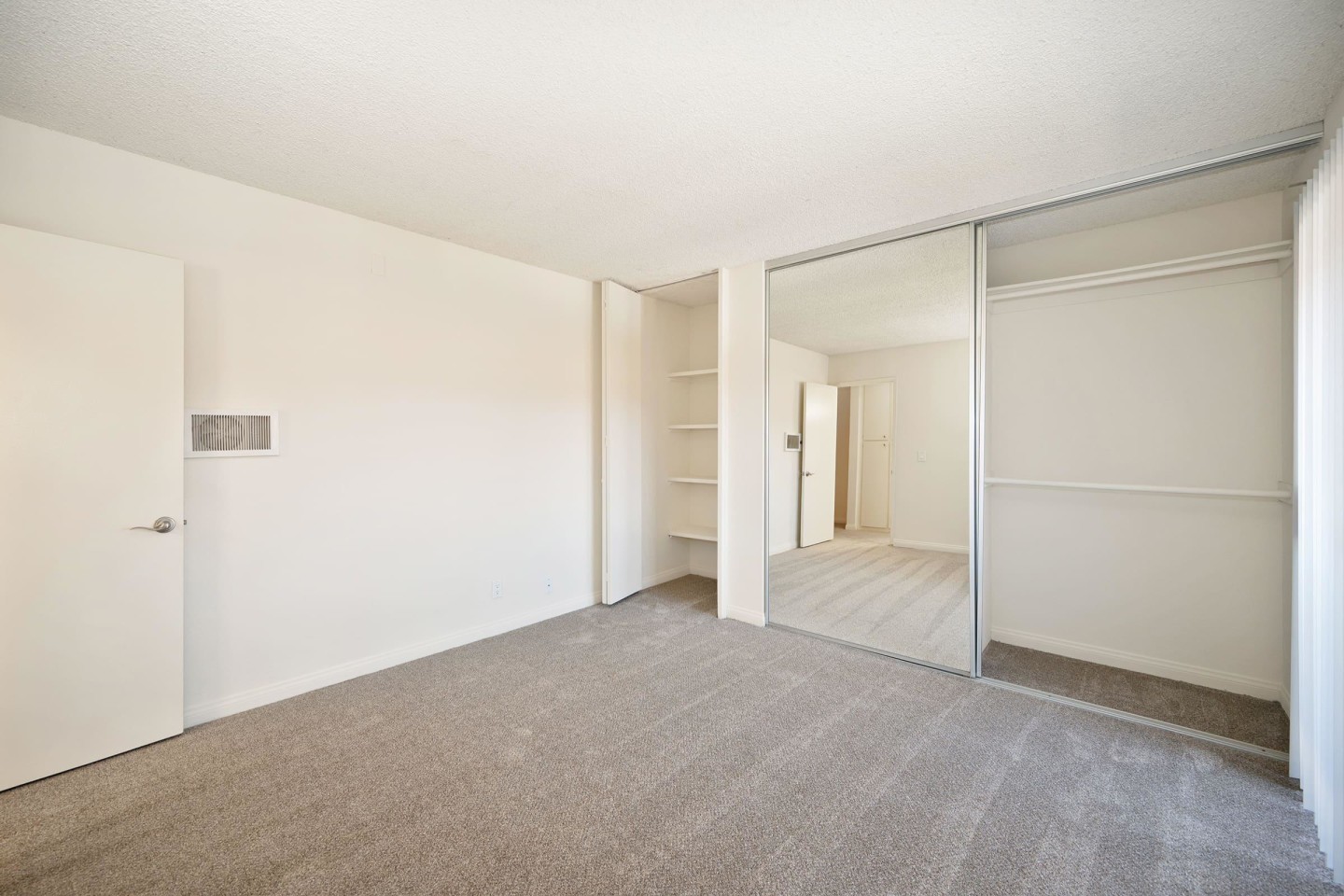 Elan Beachpointe Image 21