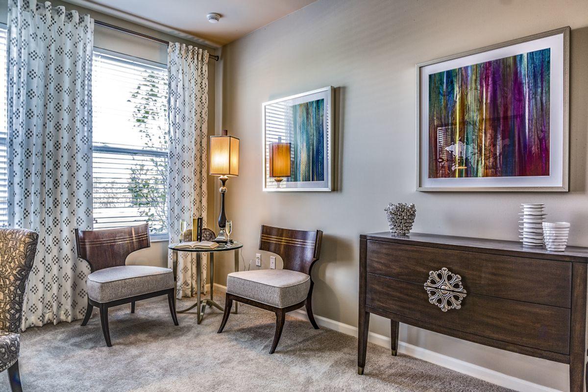 Alinea Town and Country Image 5