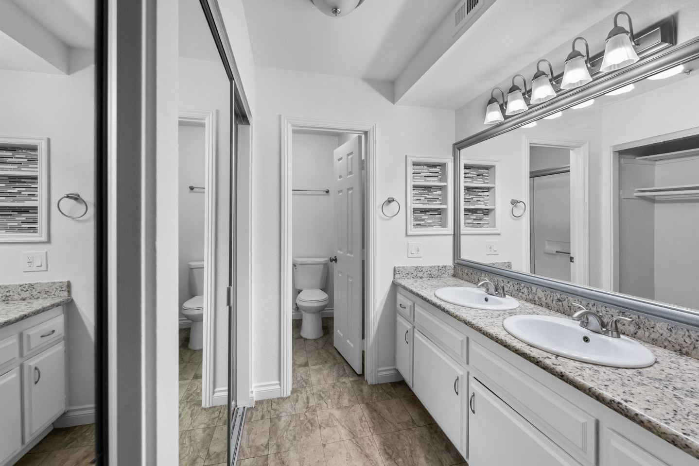 Beachpoint Apartments Image 7
