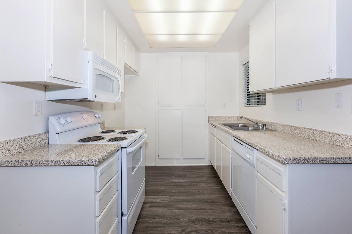 Emerald Court Apartment Homes Image 45