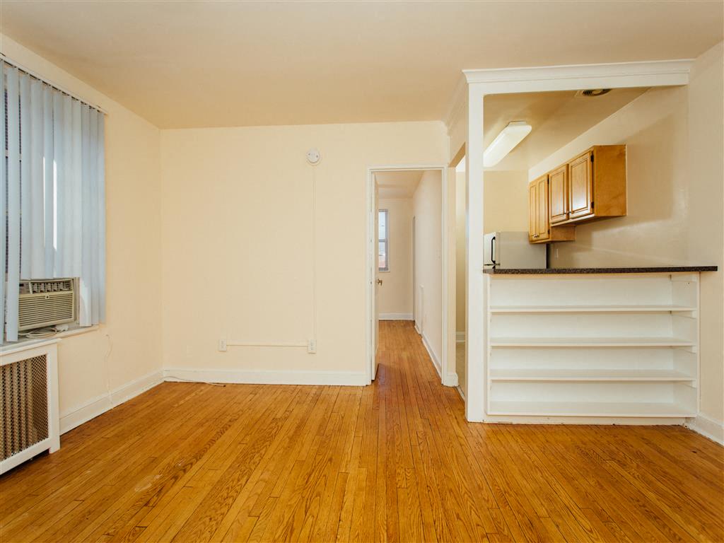 Pleasant Hills Village Image 8
