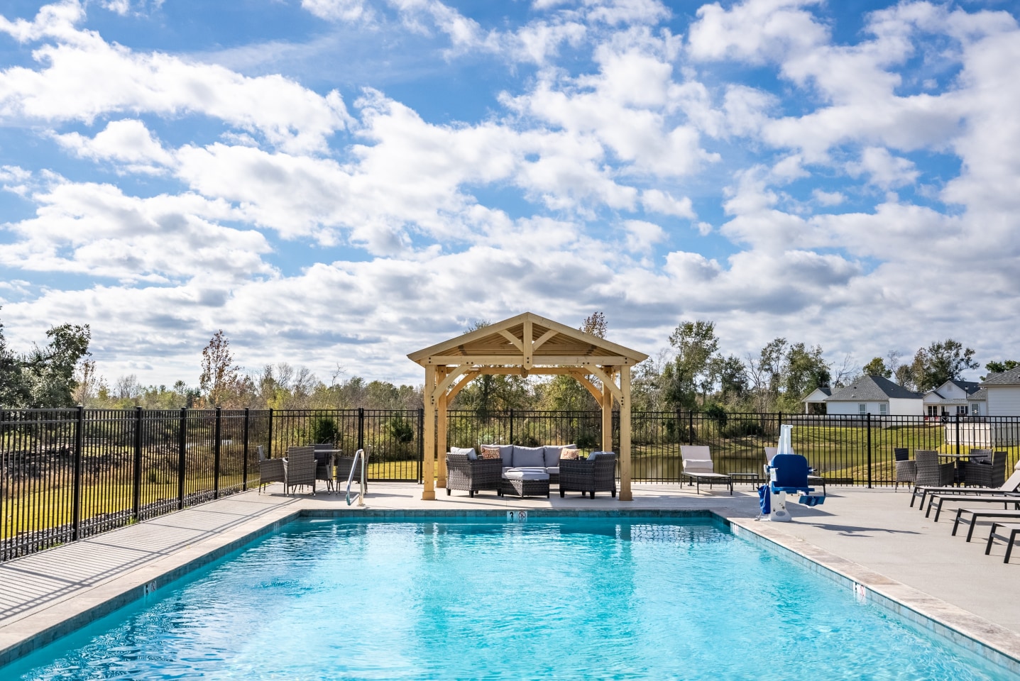 Country Club Cottages Image 3