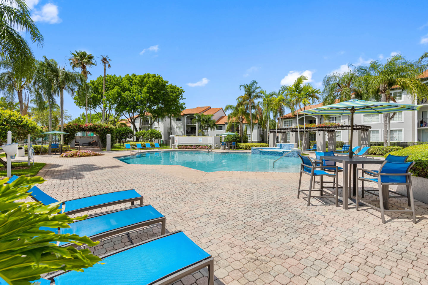 Sunset Gardens Apartments Image 38