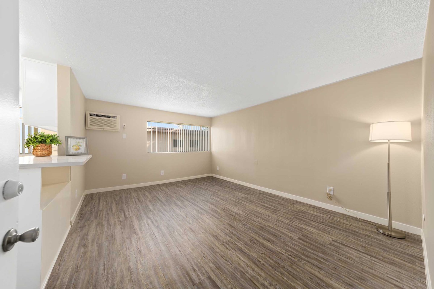 Summerview Beach Resort Luxury Apartments Image 46