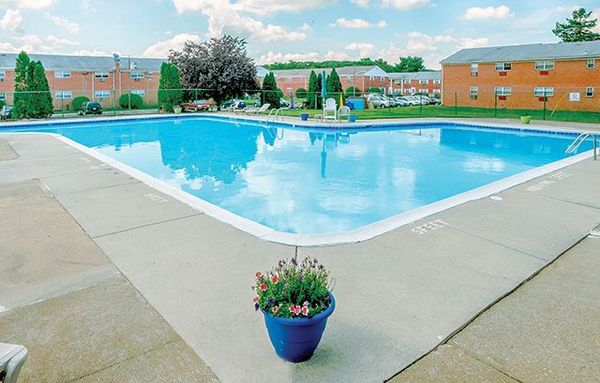 Whitehall Apartments Image 12