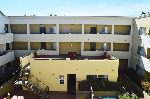 Burbank Village Apartments Image 13