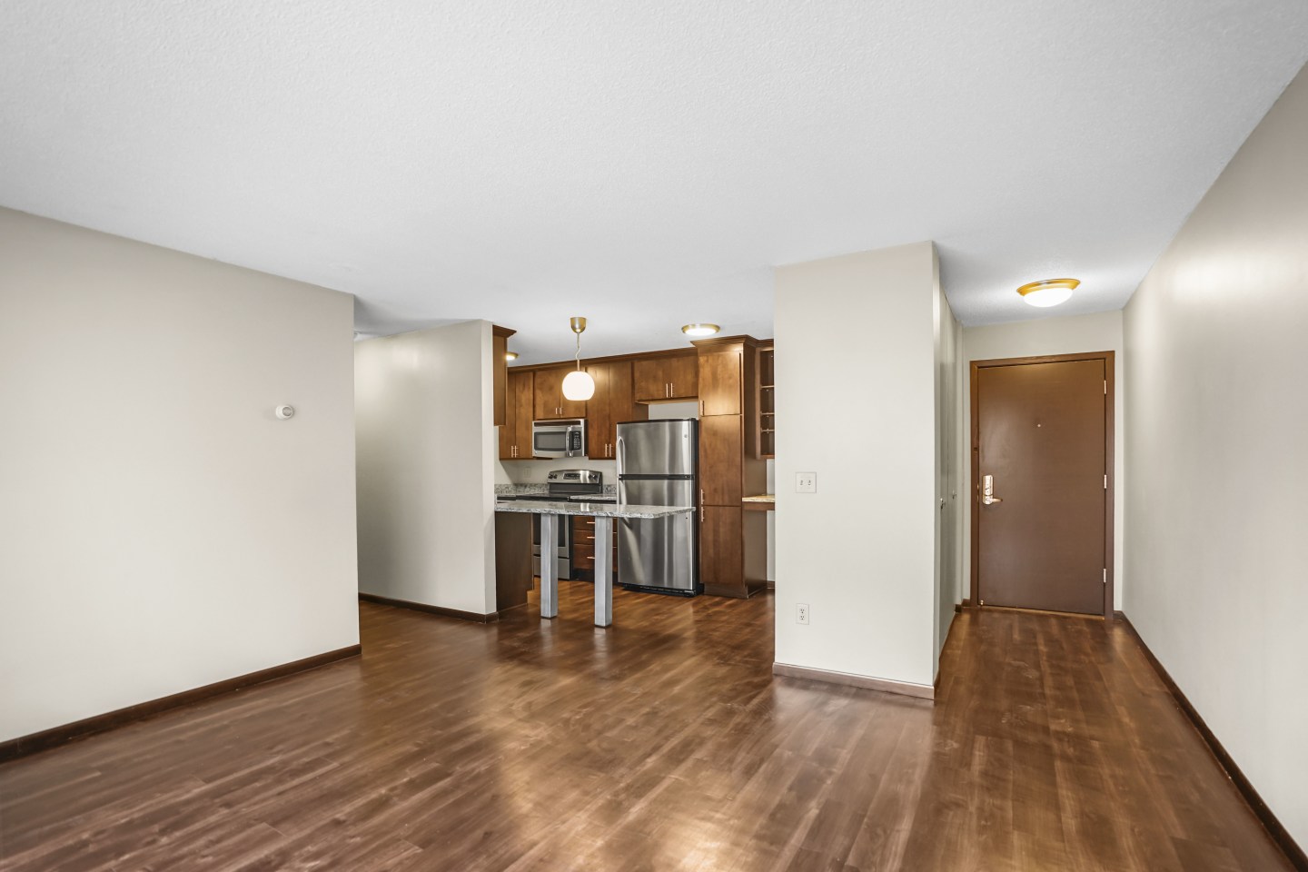 2800 Girard Image 29